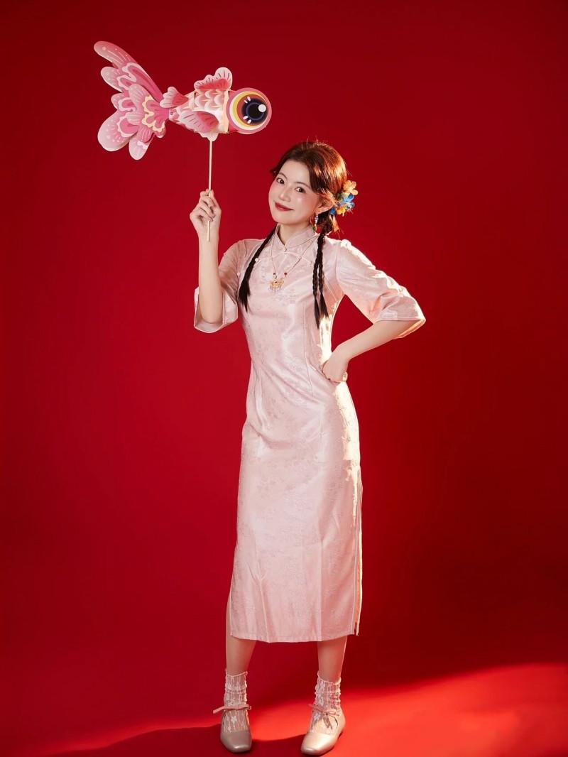 2025 New Vintage Chinese  Stud - Photography Of The Year 2025 recensione e prezzo