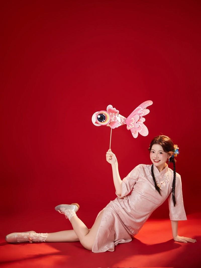 2025 New Vintage Chinese  Stud - Photography Of The Year 2025 recensione e prezzo